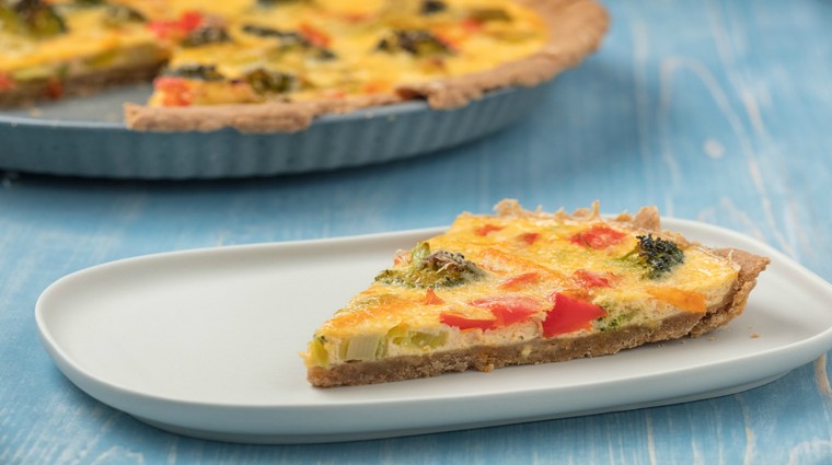Špaldový quiche se sojovým krémem a brokolicí