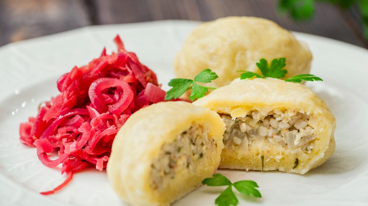 Bramborové knedlíky plněné pohankou 