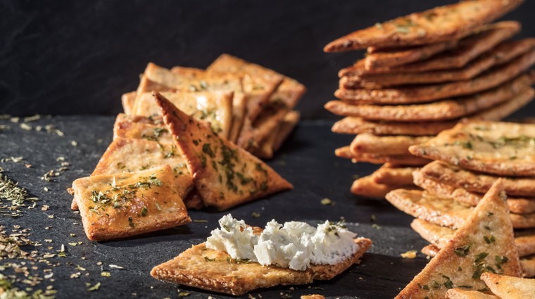 Ječné bylinkové krekry