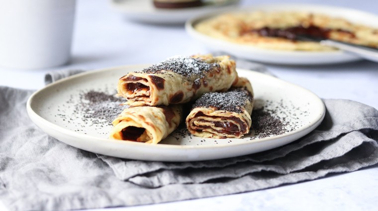 Lokše s povidly a mákem