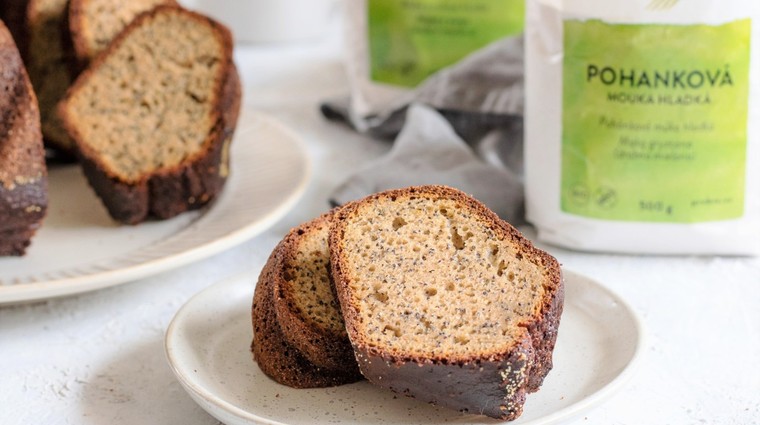 Bezlepková bábovka s mákem