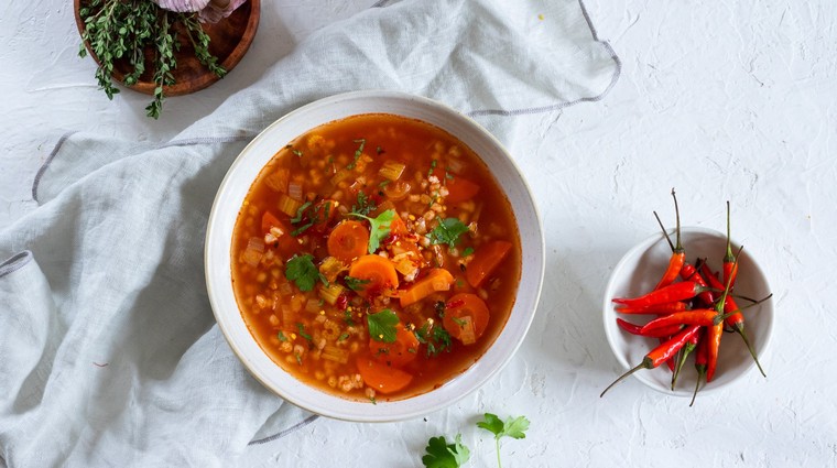 Zeleninová polévka s kroupami