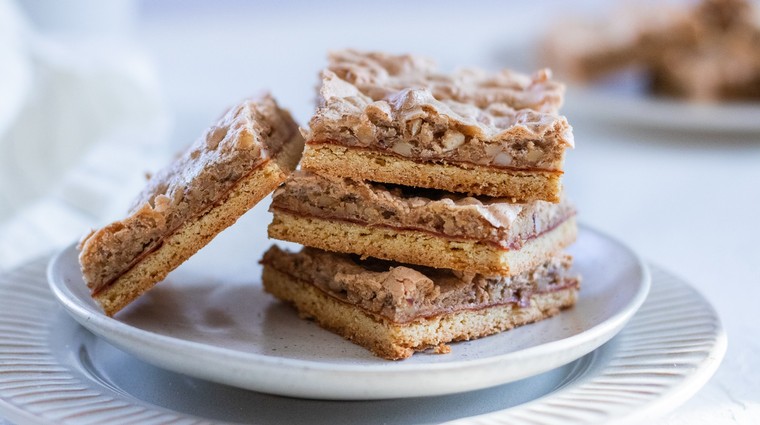 Linecké řezy s ořechovým sněhem