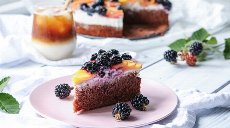 Koláč s tvarohem a ovocem