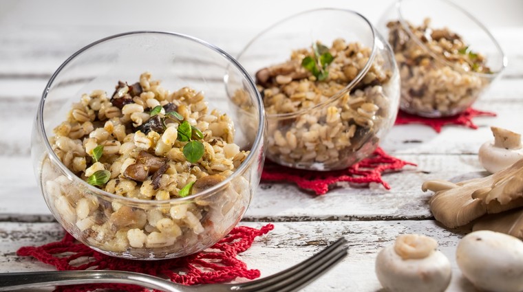 Houbový kuba z ječných krup