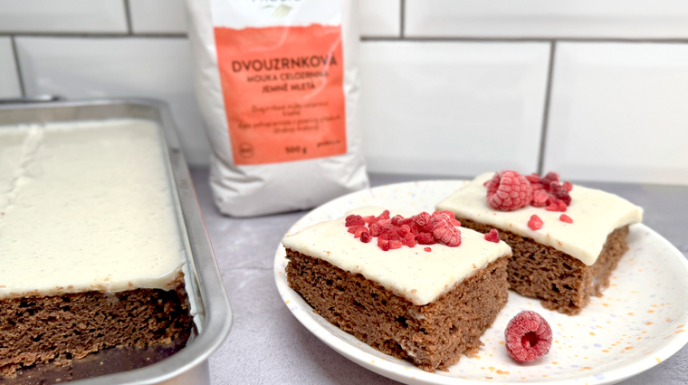 Kefírový koláč z dvouzrnkové mouky